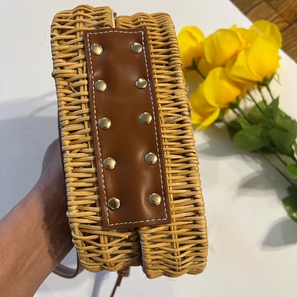 Zara Tan Woven Crossbody Bag with Adjustable Strap - Picture 3 of 4